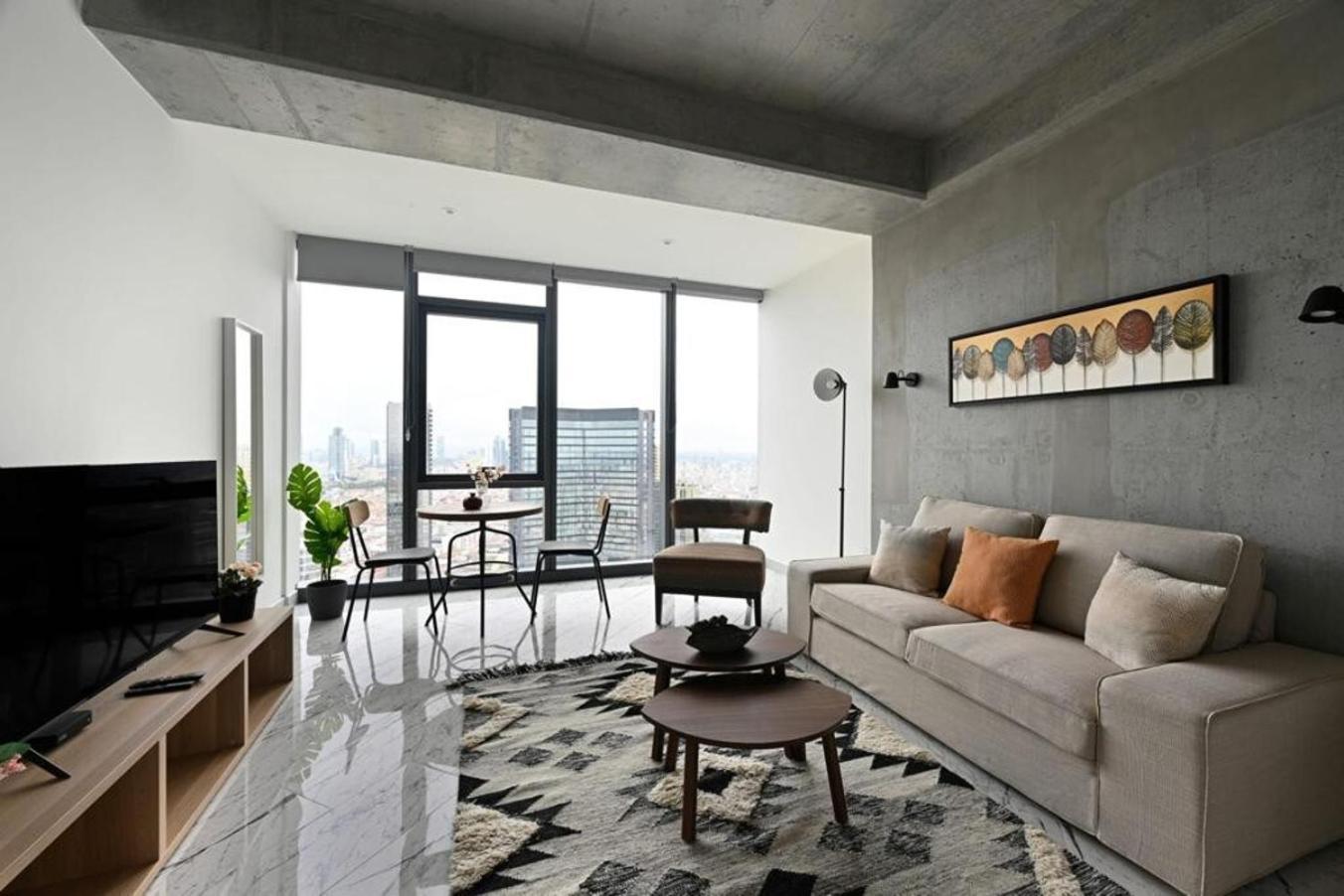 Apartment Cozy Bright W Parking, Poolviews! #237 *