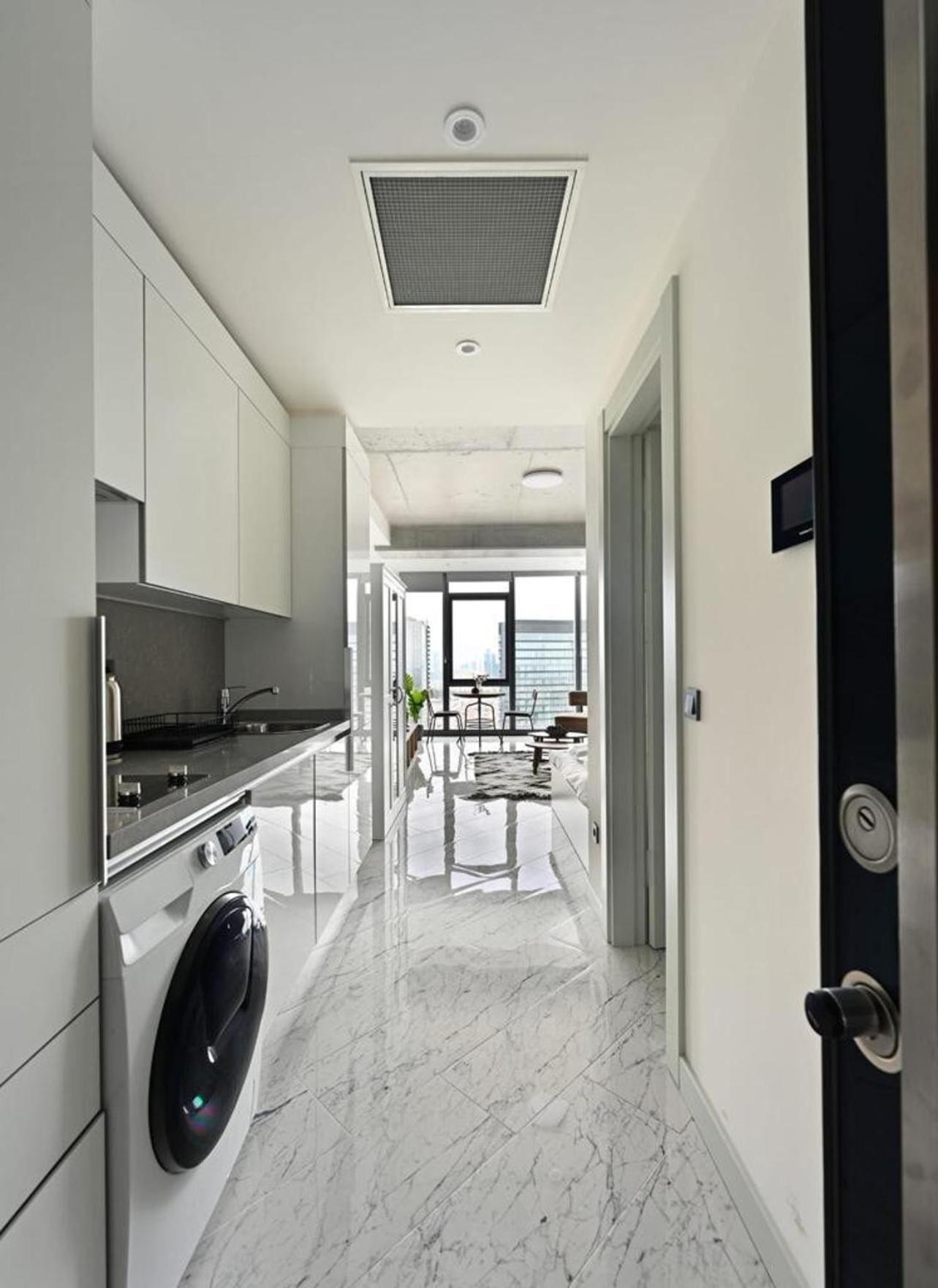 Cozy Bright W Parking, Poolviews! #237