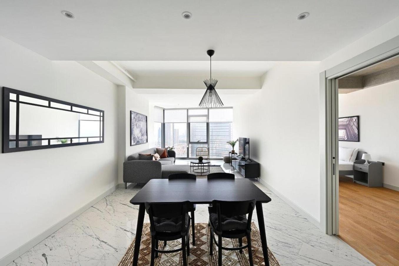 Beautiful Modern 1bd Views W Poolgym! #223 *