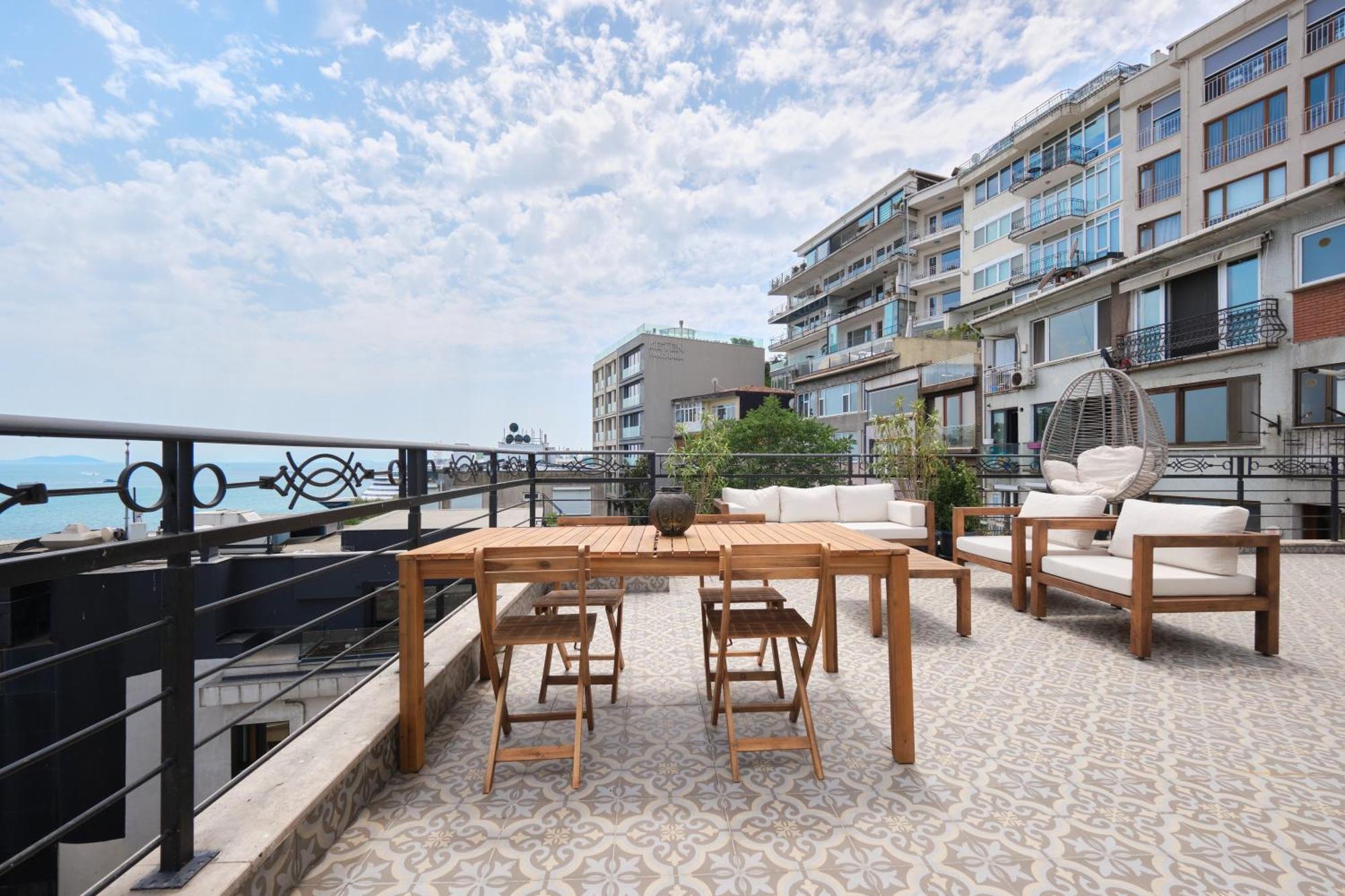 Modern Duplex Bosphorus View With Teracce Apartment Istanbul