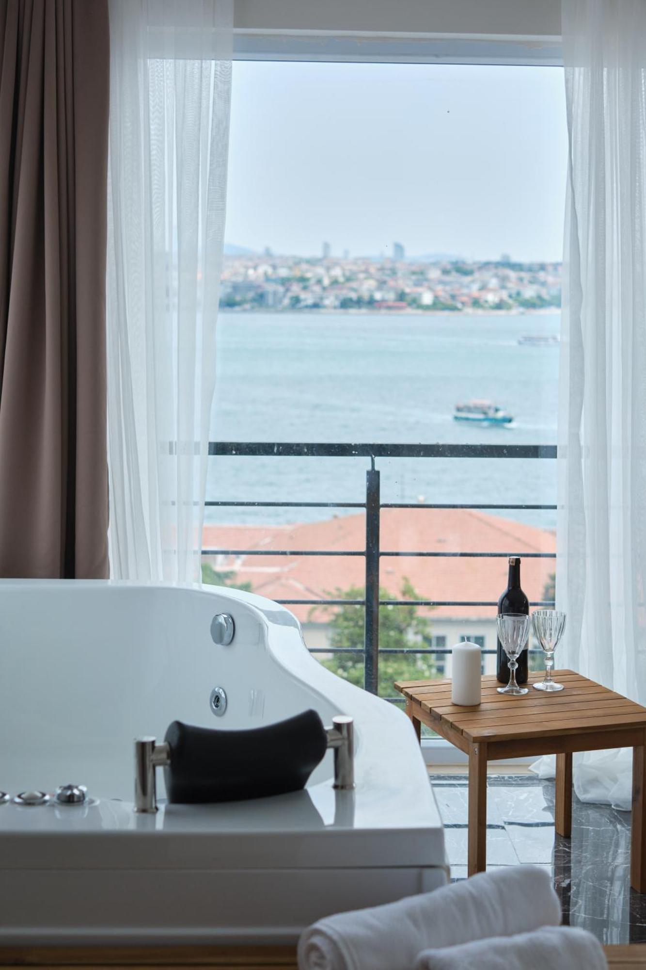 Modern Duplex Bosphorus View With Teracce Apartment Istanbul