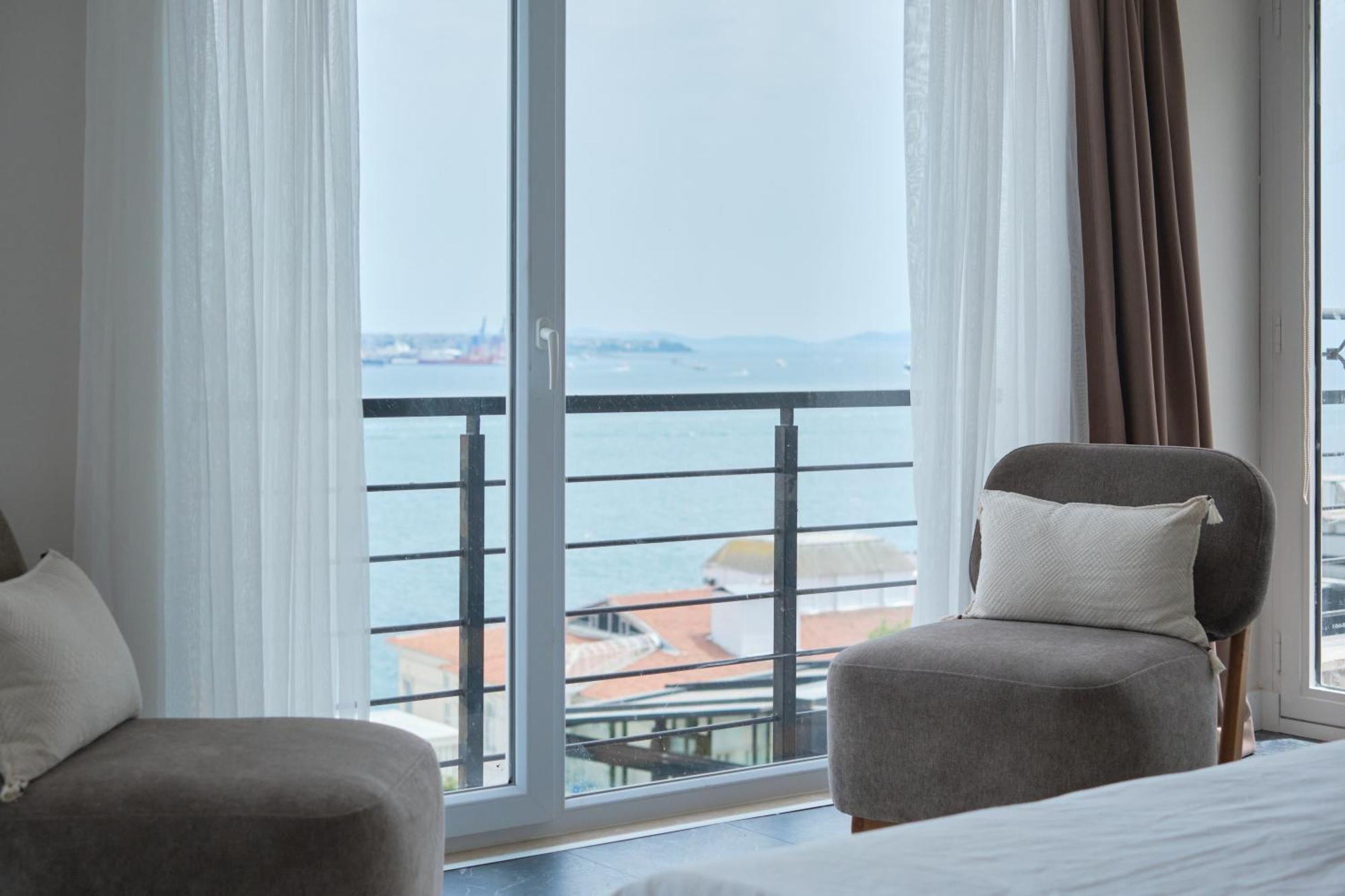 Modern Duplex Bosphorus View With Teracce Apartment Istanbul