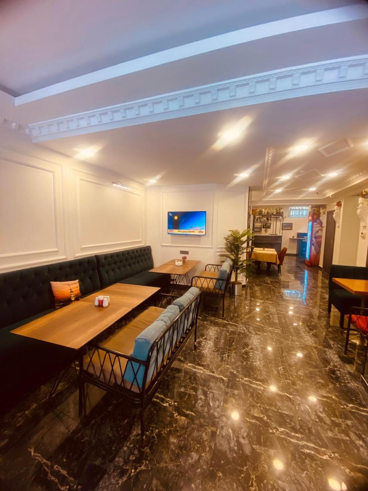 Otel Adora Cafe & Restaurant 3*