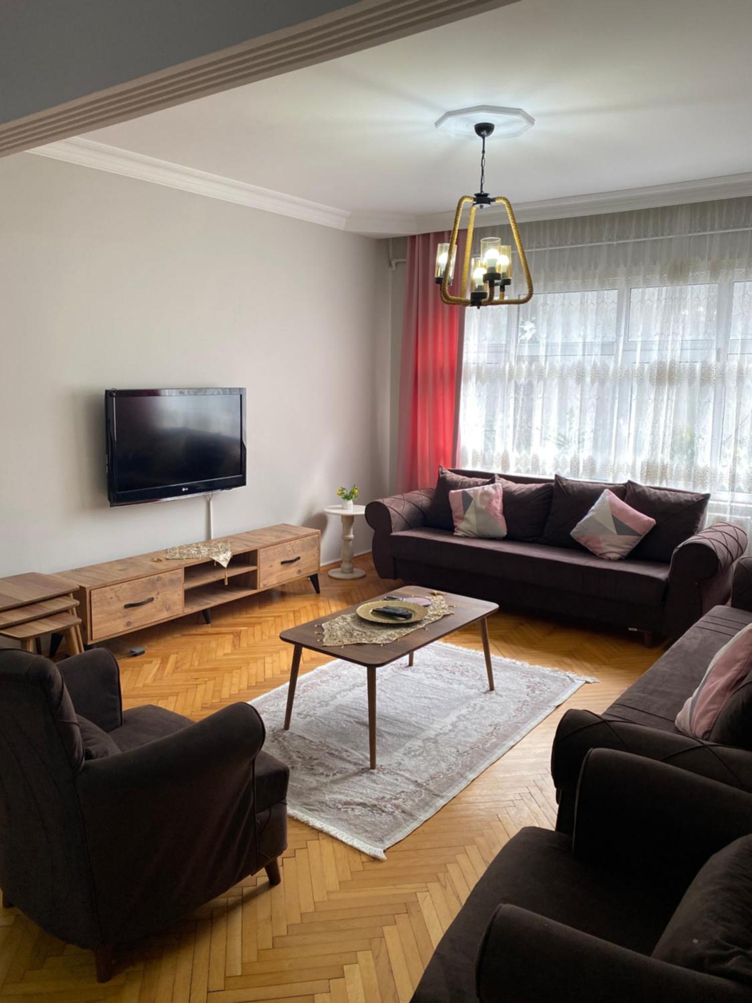 Noble House Apartment *