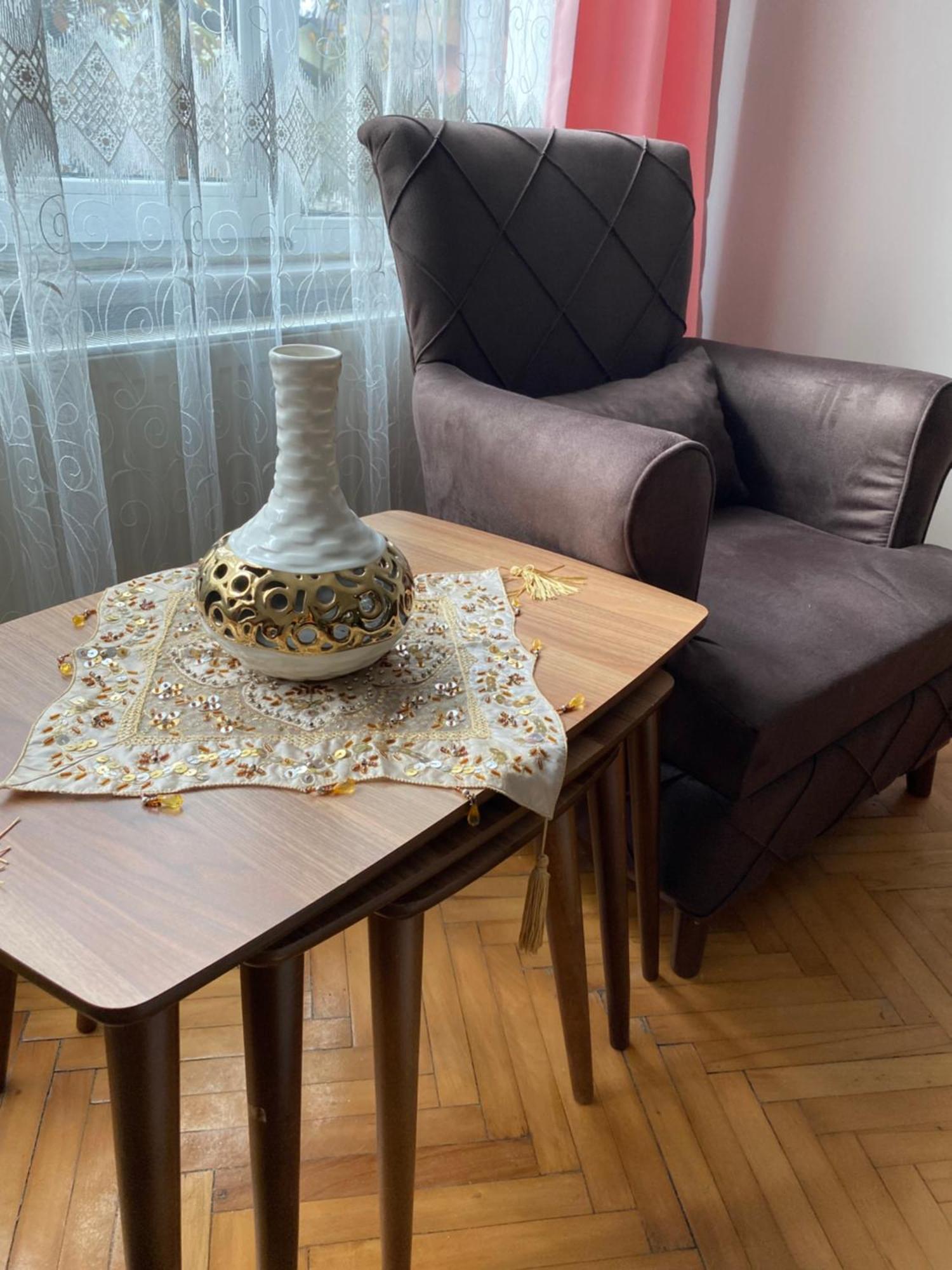 Noble House Apartment *