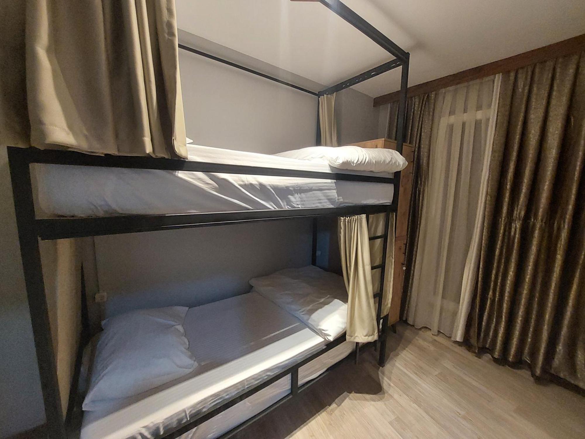 Moon Hostel *