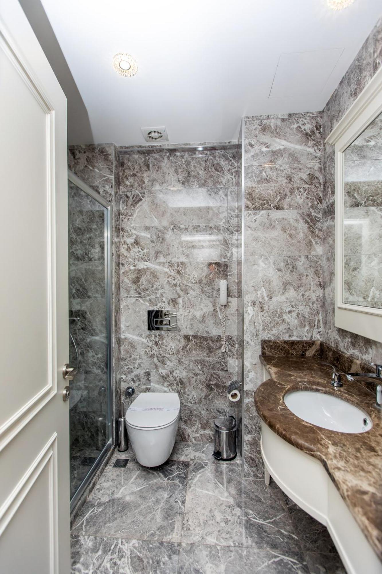 Morava Hotel *