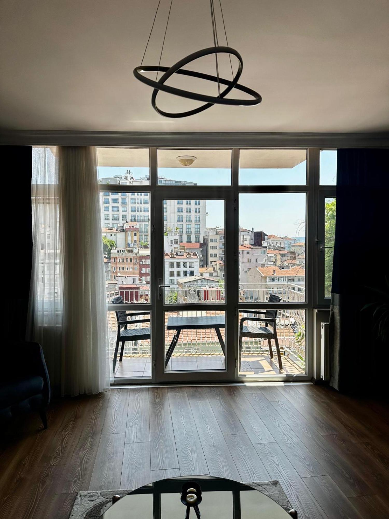 Apartment Cihangir Ekinci Plaza *