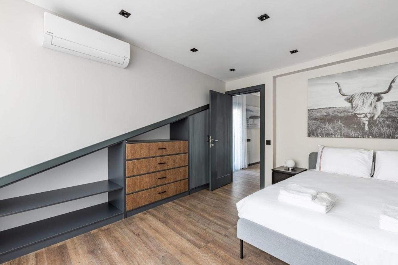 Apartment Duplex Penthouse Wparking 3bd2bath Views! #340 Istanbul