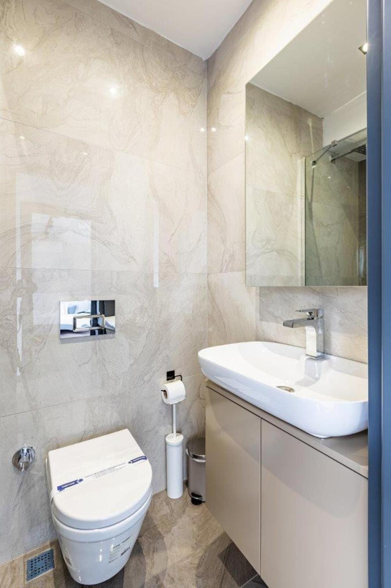 Duplex Penthouse Wparking 3bd2bath Views! #340 Apartment *