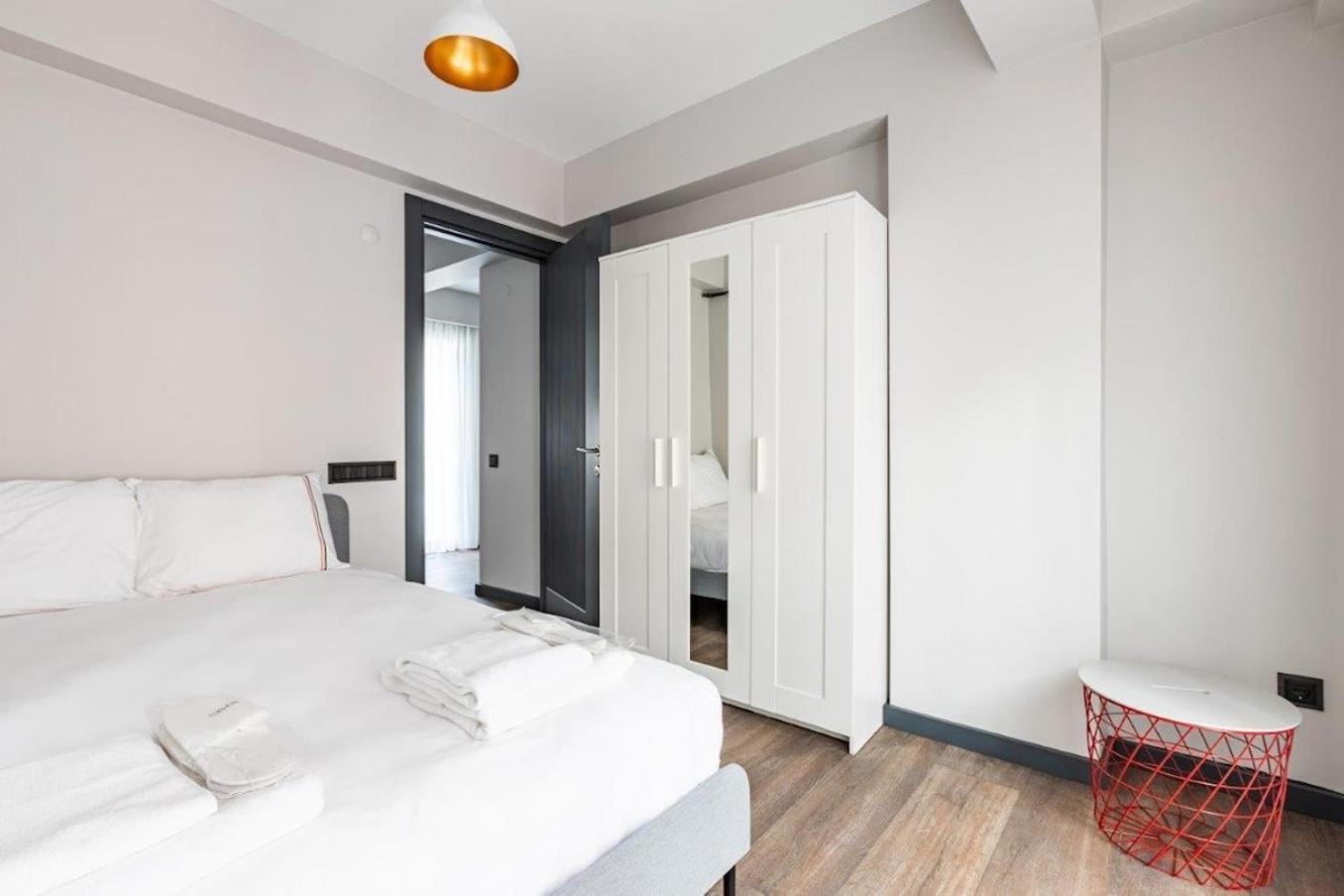Duplex Penthouse Wparking 3bd2bath Views! #340 Apartment