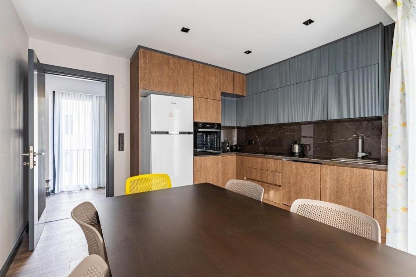 Apartment Duplex Penthouse Wparking 3bd2bath Views! #340
