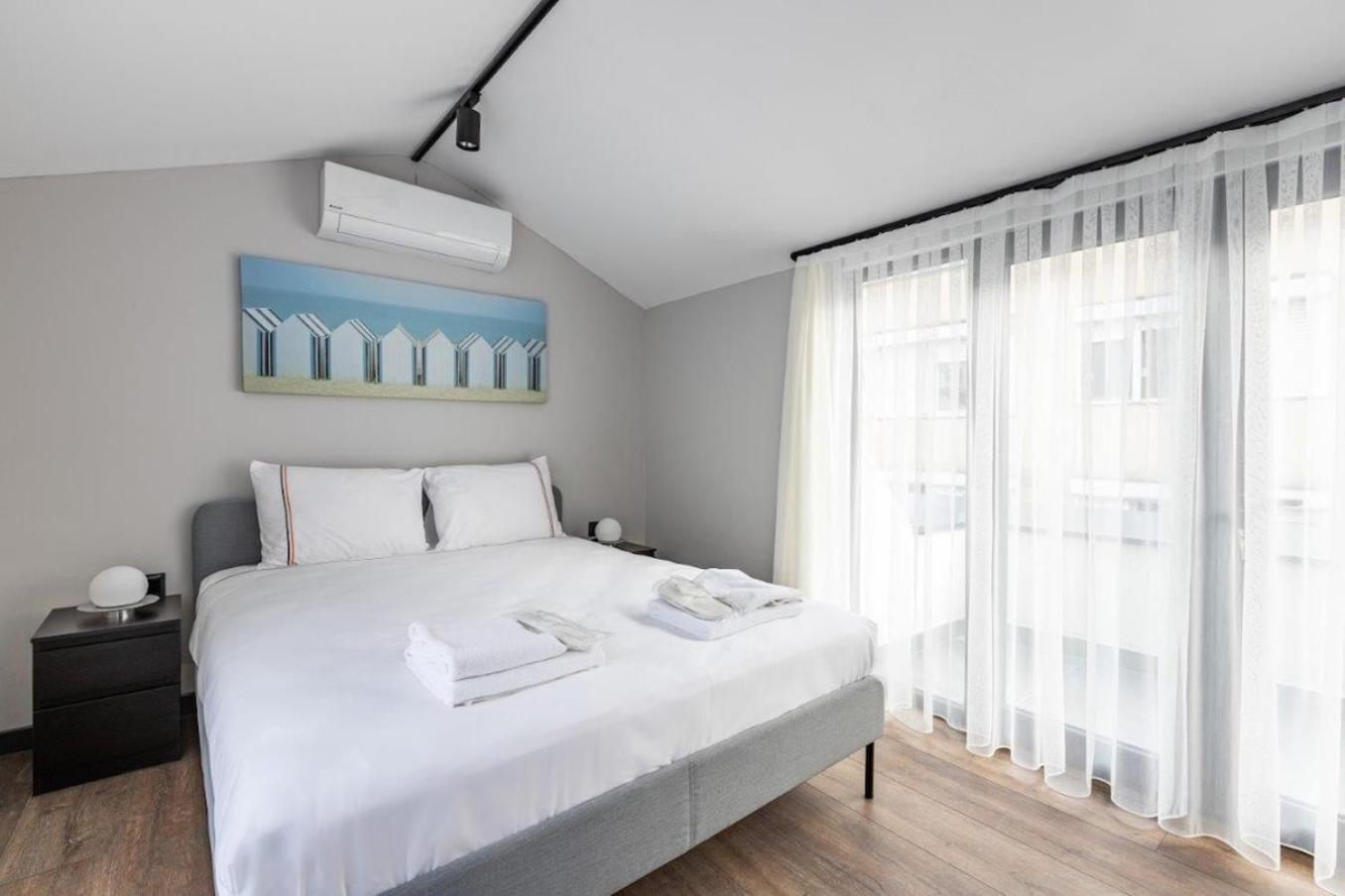 Duplex Penthouse Wparking 3bd2bath Views! #340 Apartment *