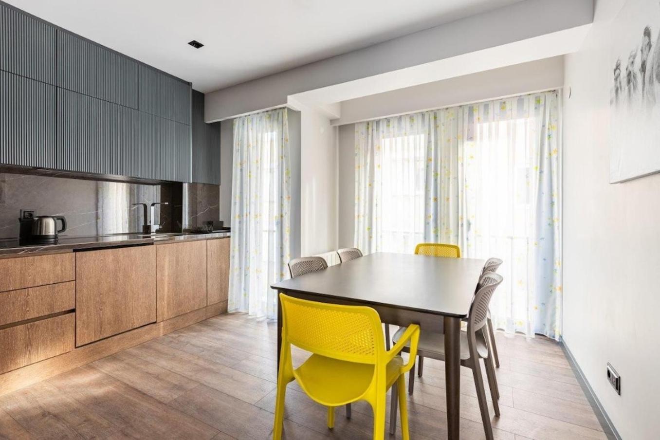 Duplex Penthouse Wparking 3bd2bath Views! #340 Apartment *