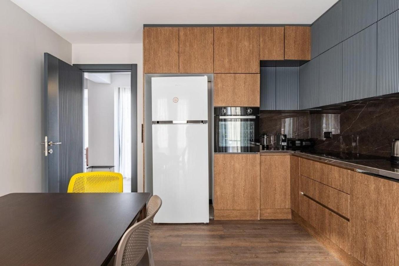 Apartment Duplex Penthouse Wparking 3bd2bath Views! #340 *