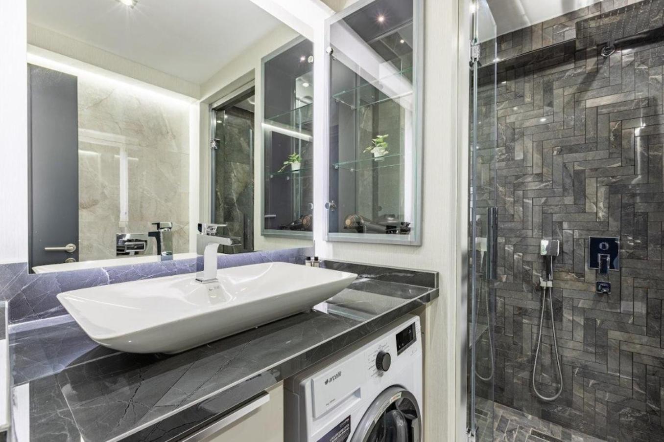 Charming Bright 1bd Modern Pad Wparking #337 Istanbul