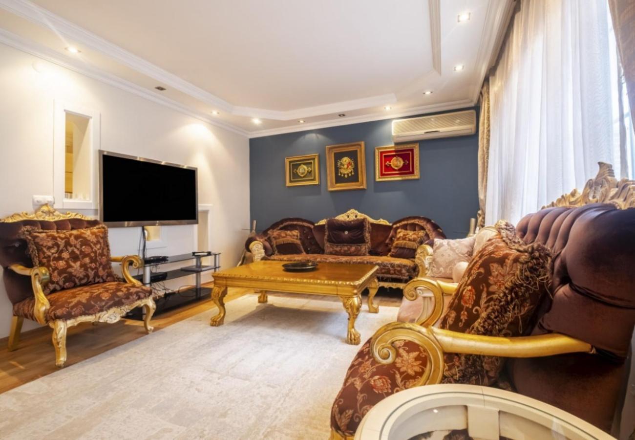 Exclusive Flat With Balcony In Nisantasi Apartamento
