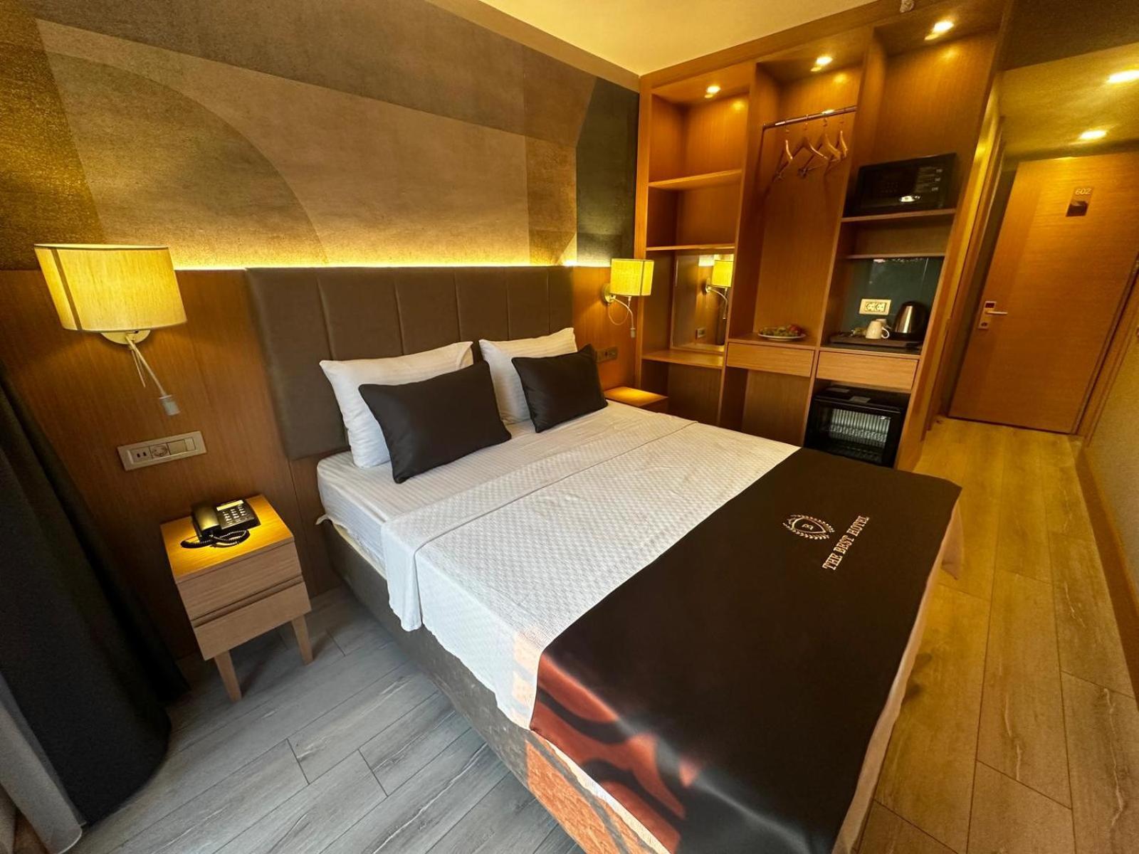 Hotel The *