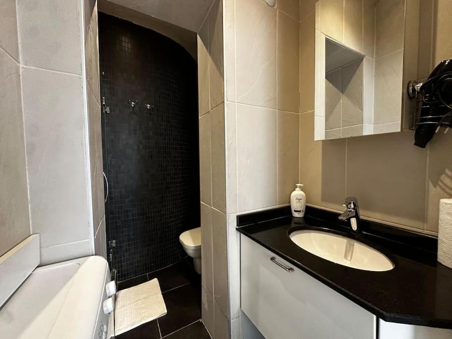 2br, 2ba, Ground Flr Of Historical Building, Galata *