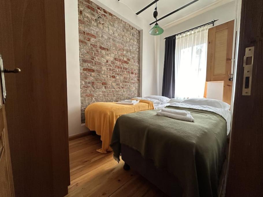 2br, 2ba, Ground Flr Of Historical Building, Galata *