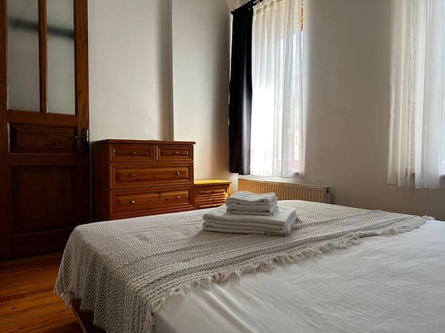 2br, 2ba, Ground Flr Of Historical Building, Galata