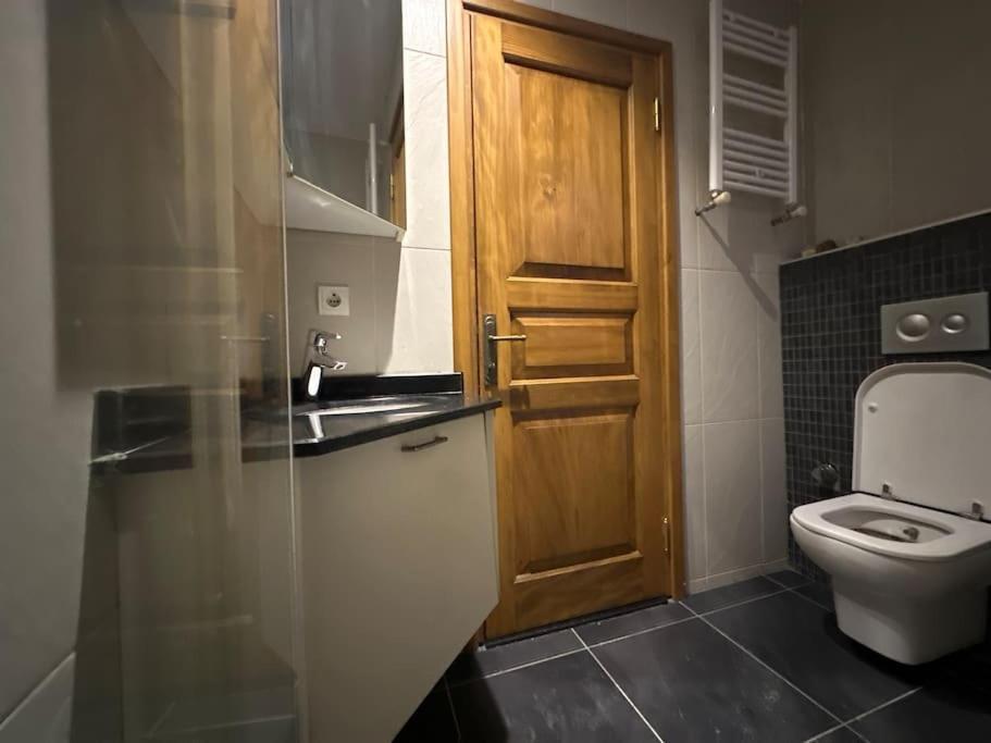 2br, 2ba, Ground Flr Of Historical Building, Galata