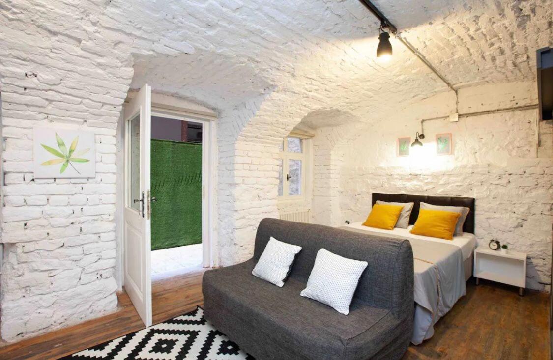 No11 Aparthotel