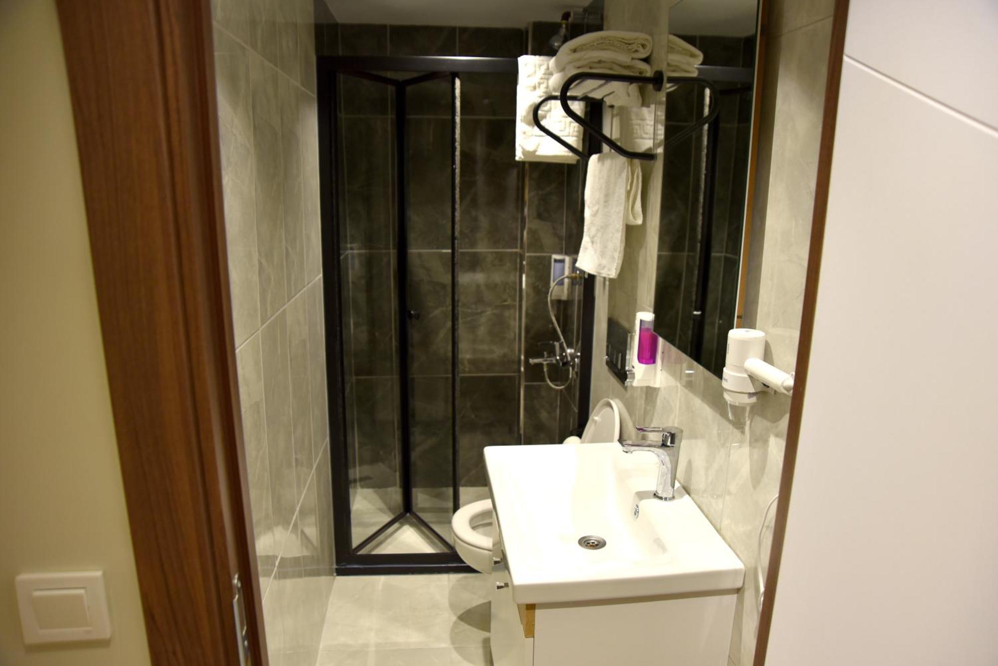 Hotel Edwin 3*