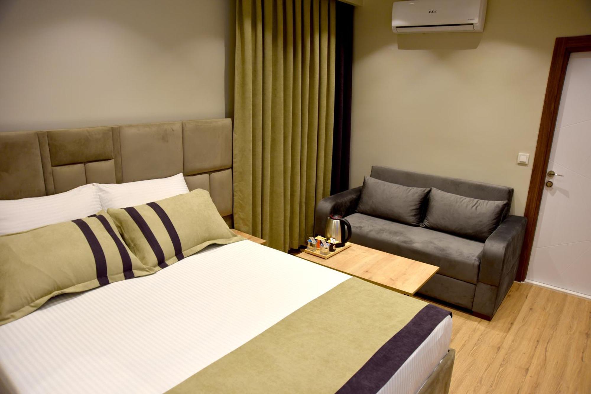 Hotel Edwin 3*