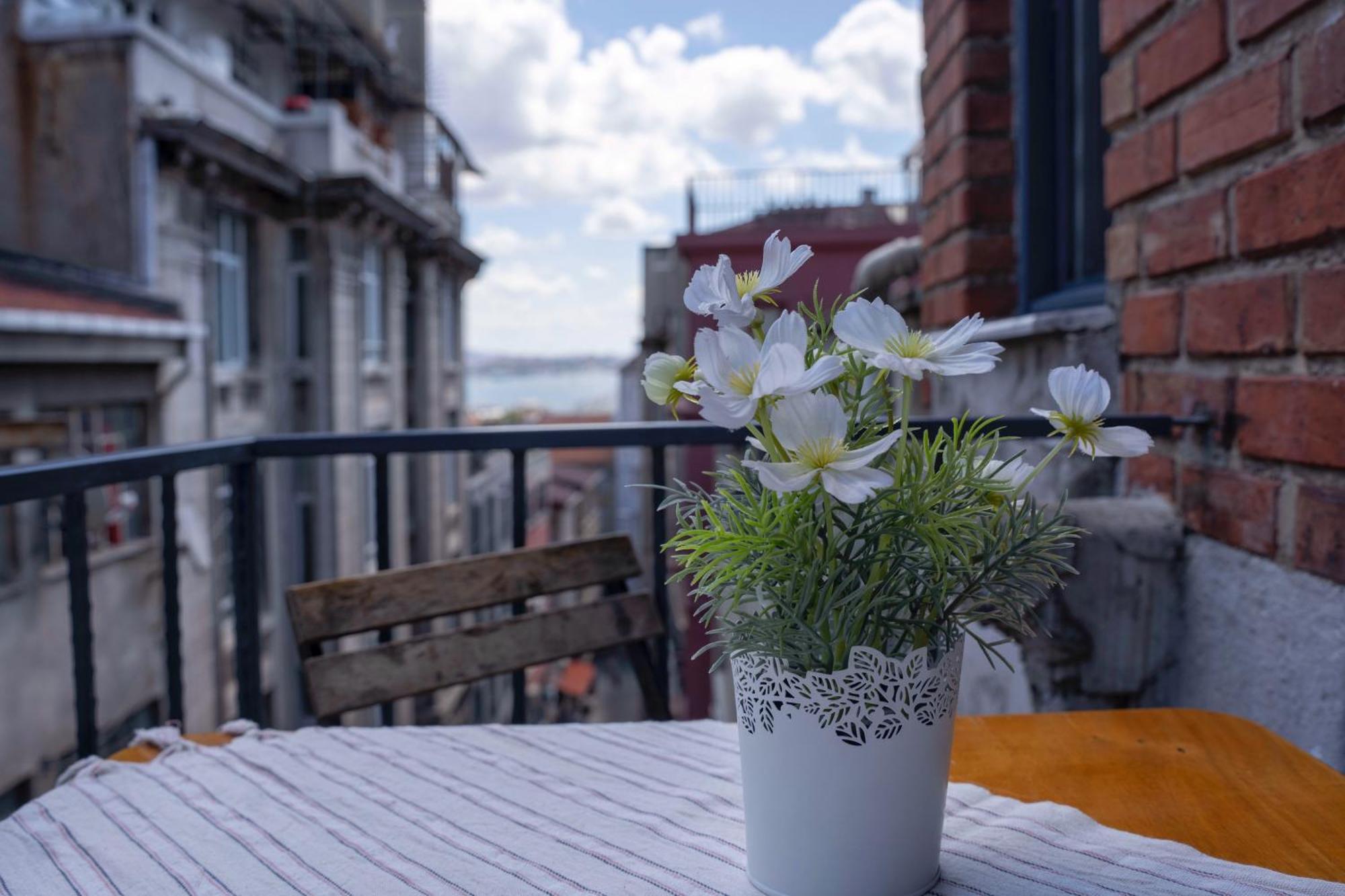 Apartment Galata Garden Design Flat Istanbul
