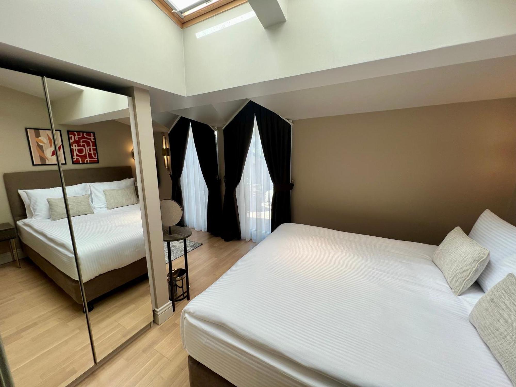 Weingart Hotel 4*