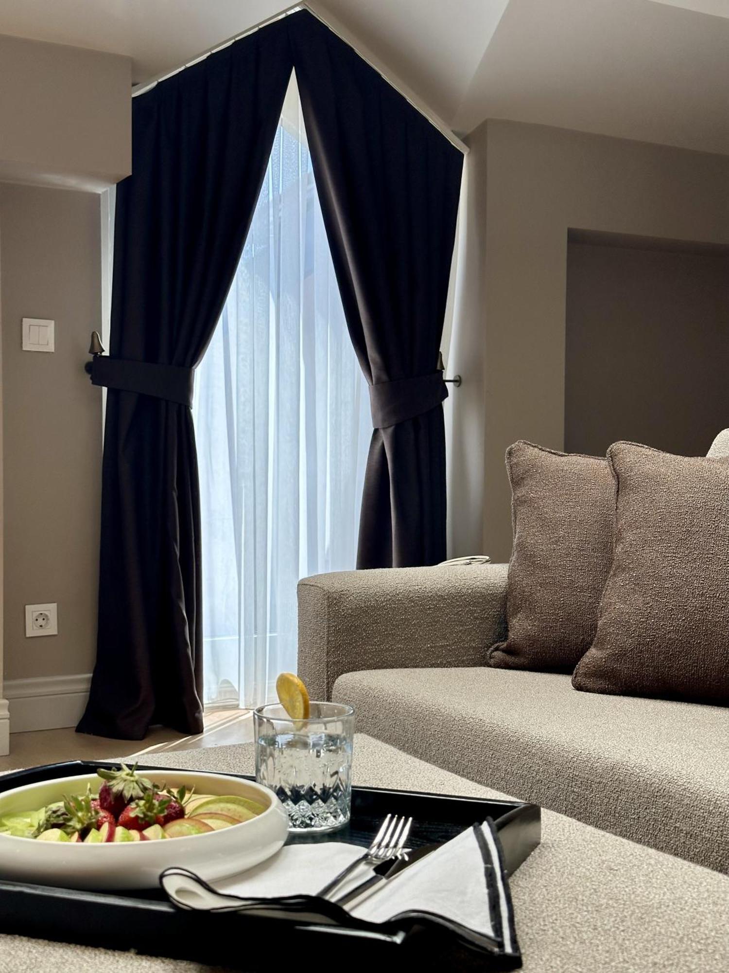 Weingart Hotel 4*