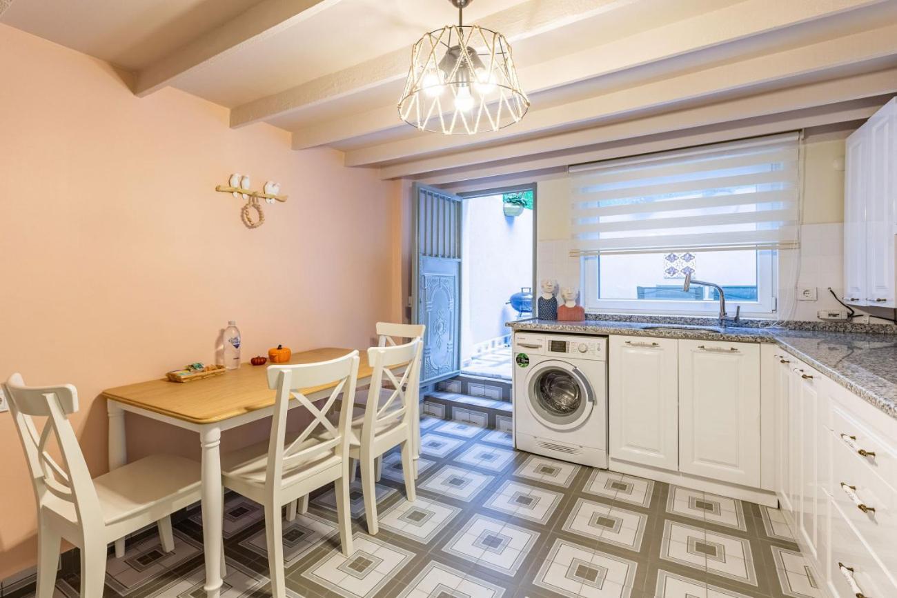 Gorgeous House With Refreshing Garden In Besiktas Apartment *