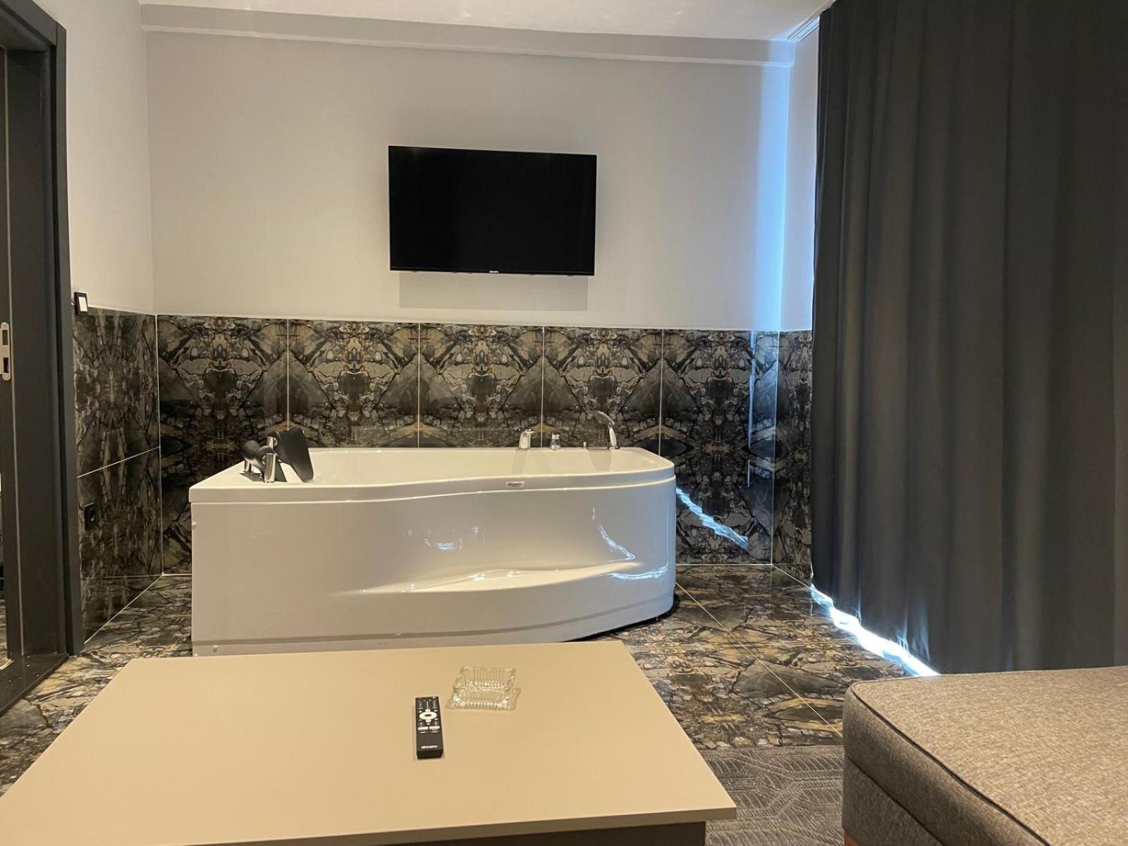 Ck Palace Hotel