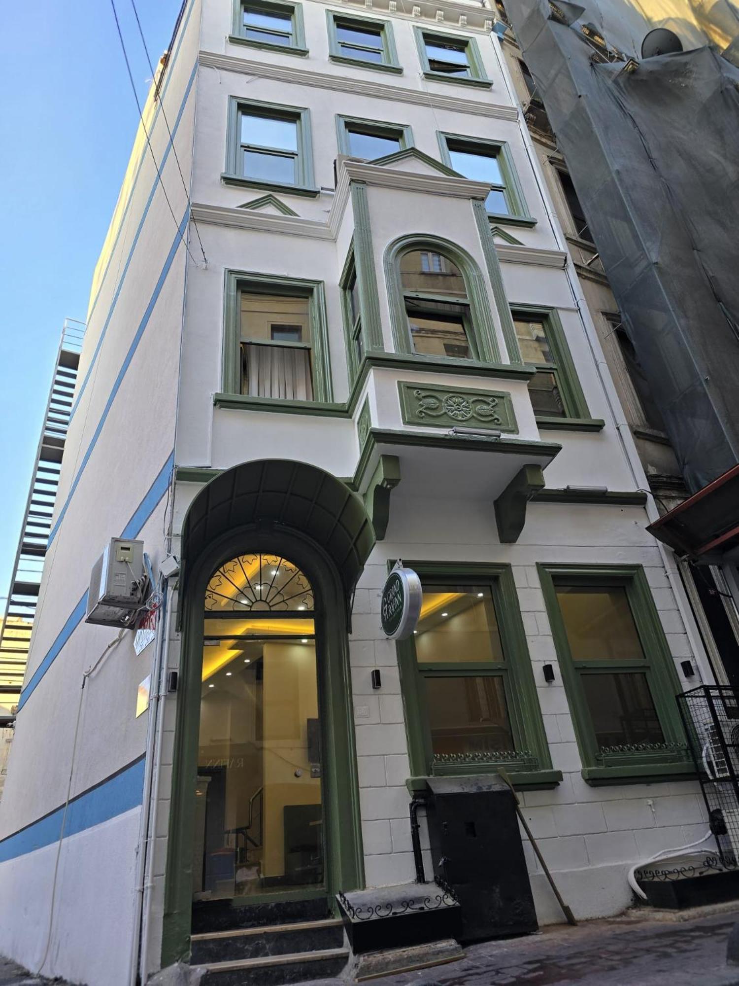 Grand Rafinn Boutique Hotel