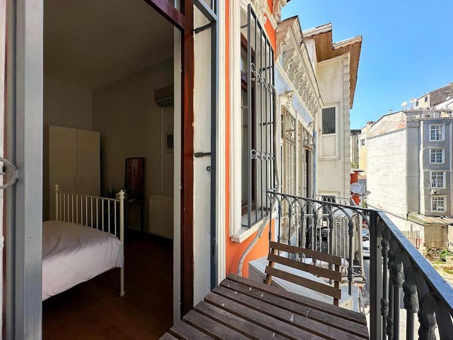 Triplex In Taksim Square With 4 Bedroom Istanbul