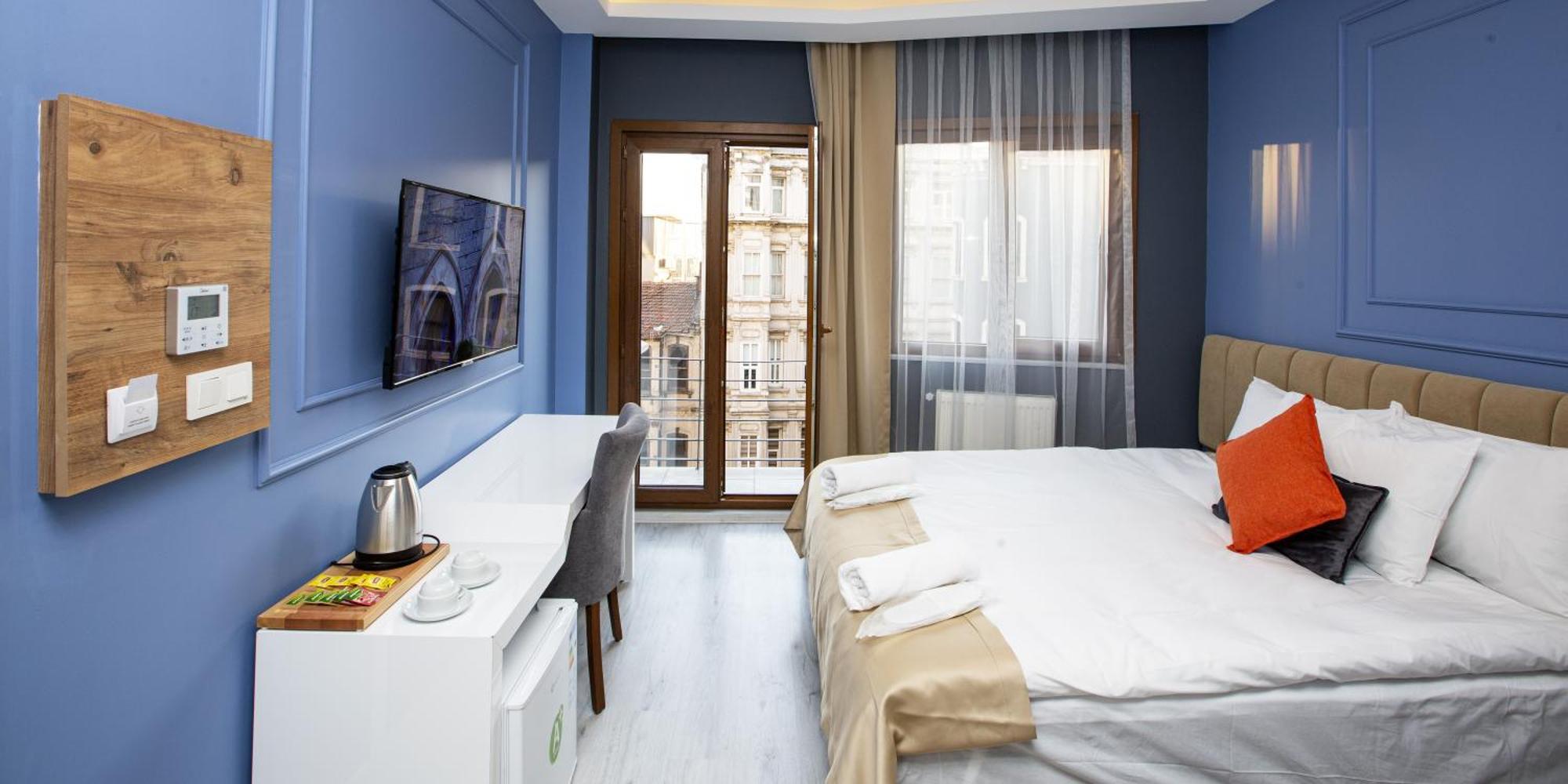Taksim Leon's Hotel *