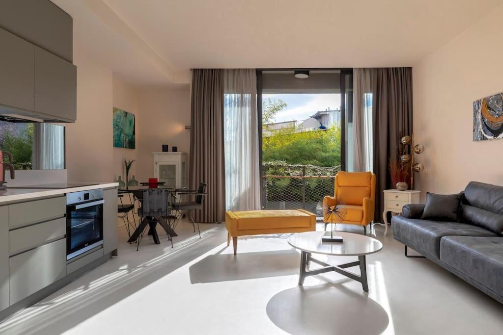 Apartamento Stunning Duplex Flat With A Garden & Winter Patio *