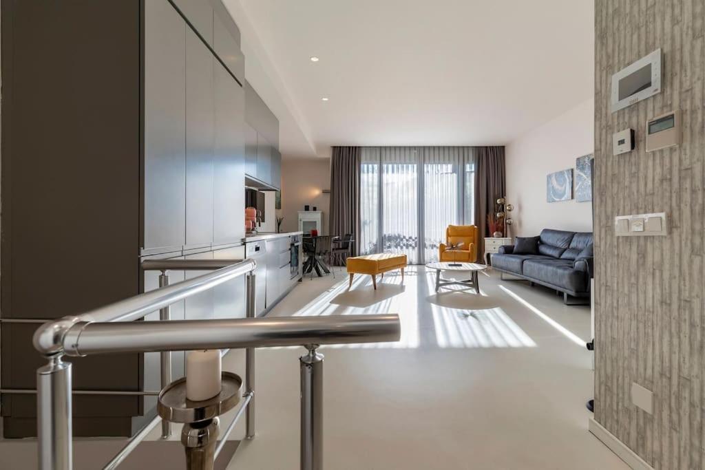 Stunning Duplex Flat With A Garden & Winter Patio Apartamento