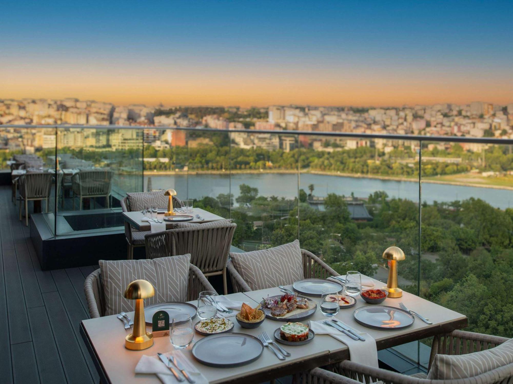 Hotel Moevenpick Golden Horn 5*