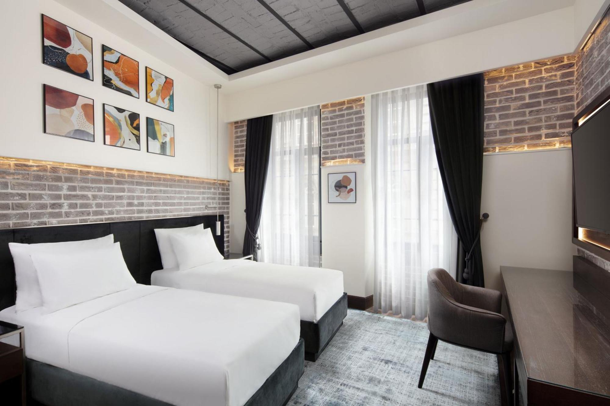 Decamondo Galata, A Tribute Portfolio 5*