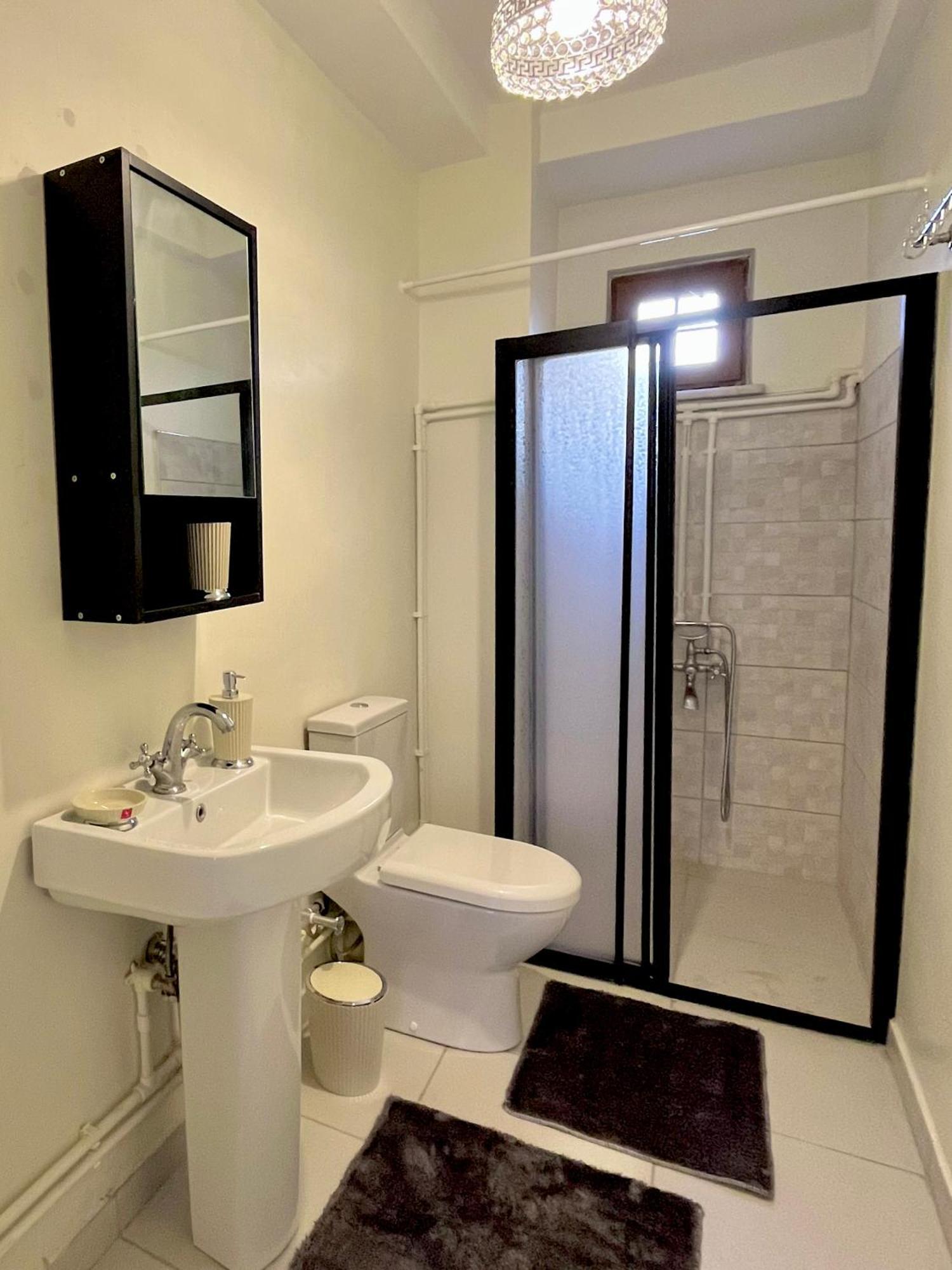 Aparthotel W/ New Furnitures Next To Istiklal Street And Taksim Square Istanbul