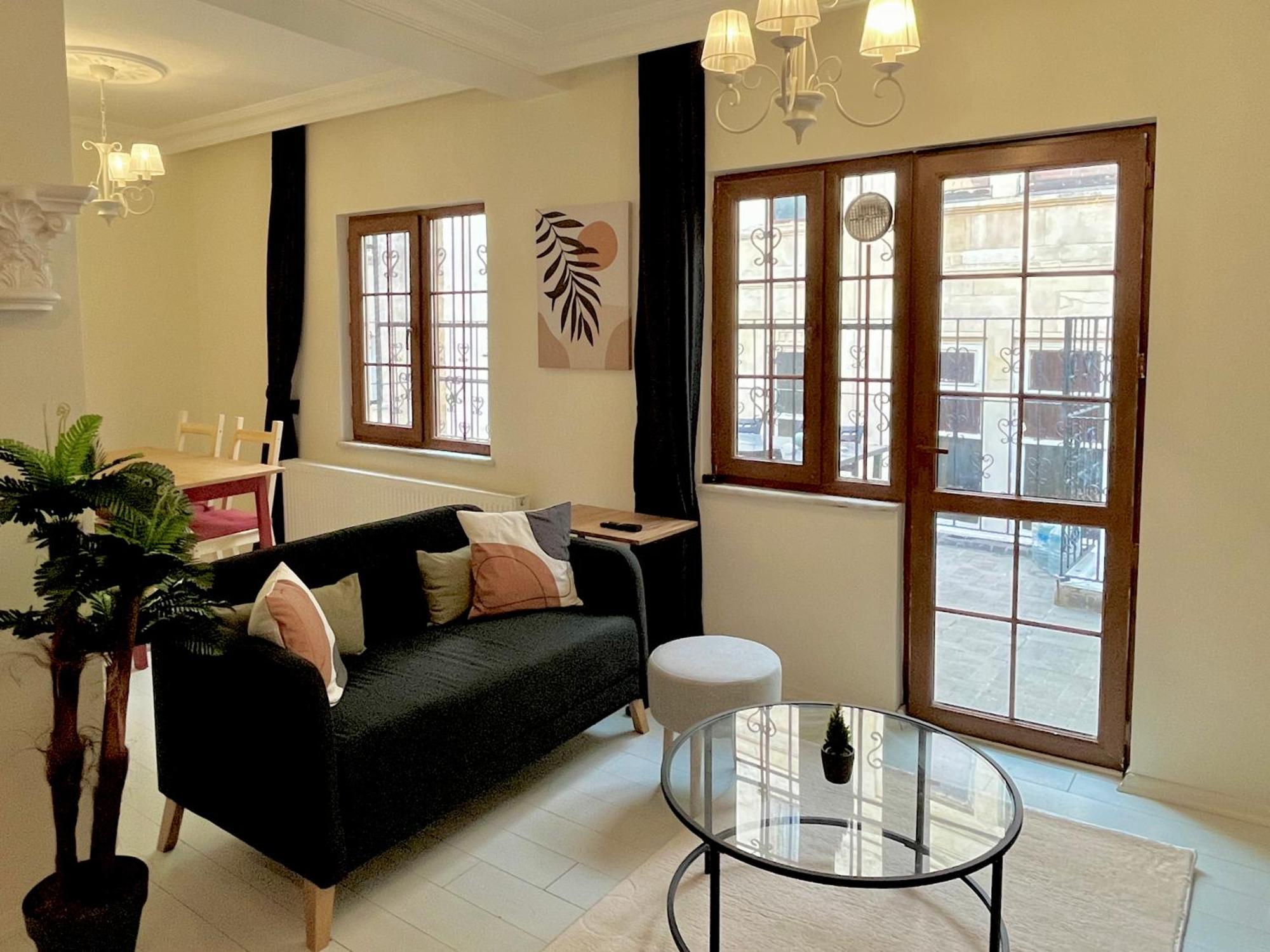Aparthotel W/ New Furnitures Next To Istiklal Street And Taksim Square