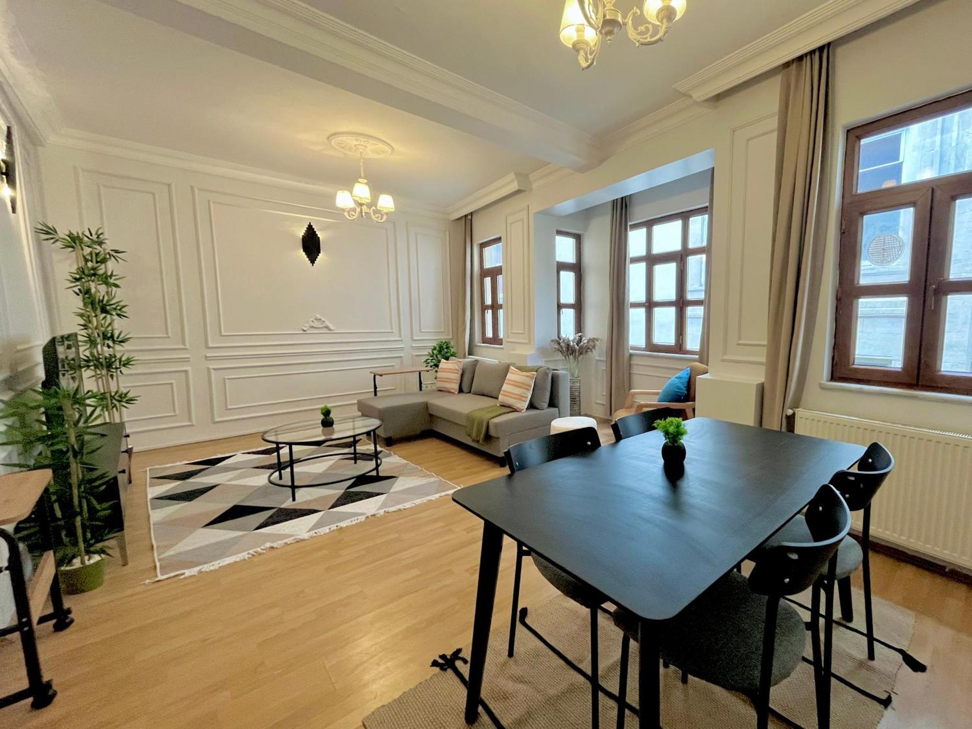 Aparthotel W/ New Furnitures Next To Istiklal Street And Taksim Square Istanbul