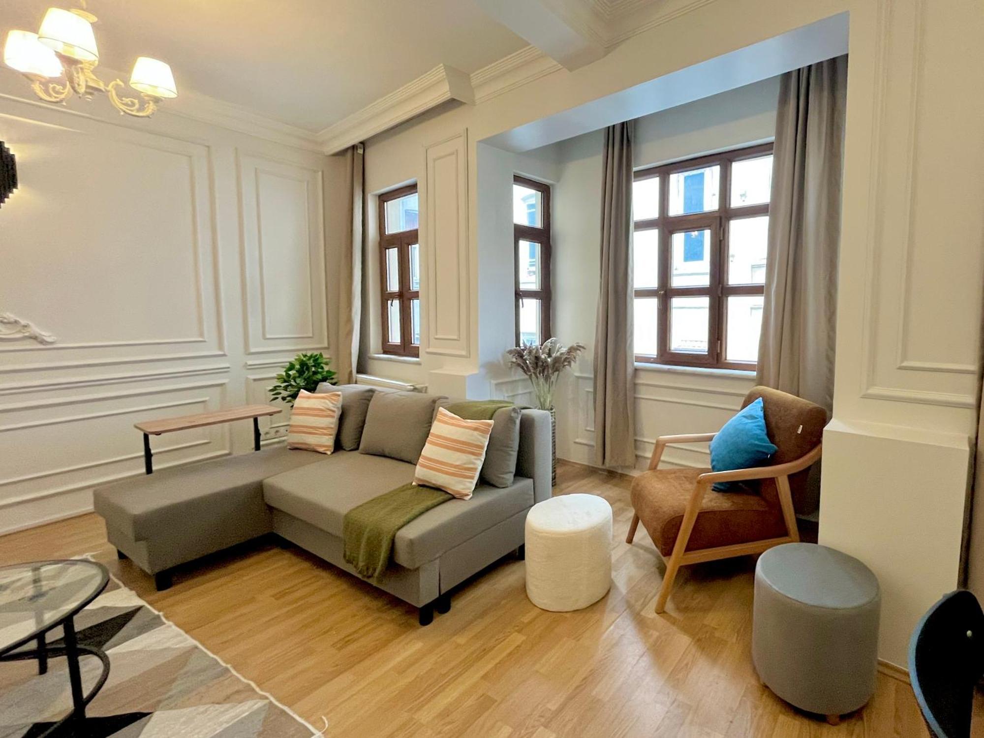 Aparthotel W/ New Furnitures Next To Istiklal Street And Taksim Square