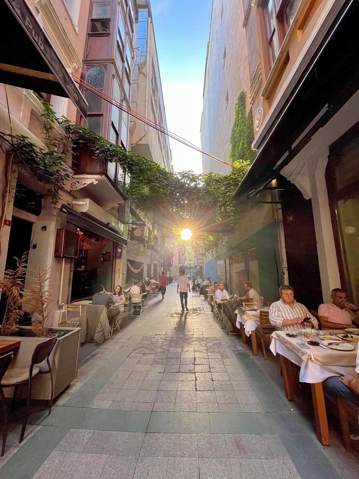 W/ New Furnitures Next To Istiklal Street And Taksim Square Aparthotel