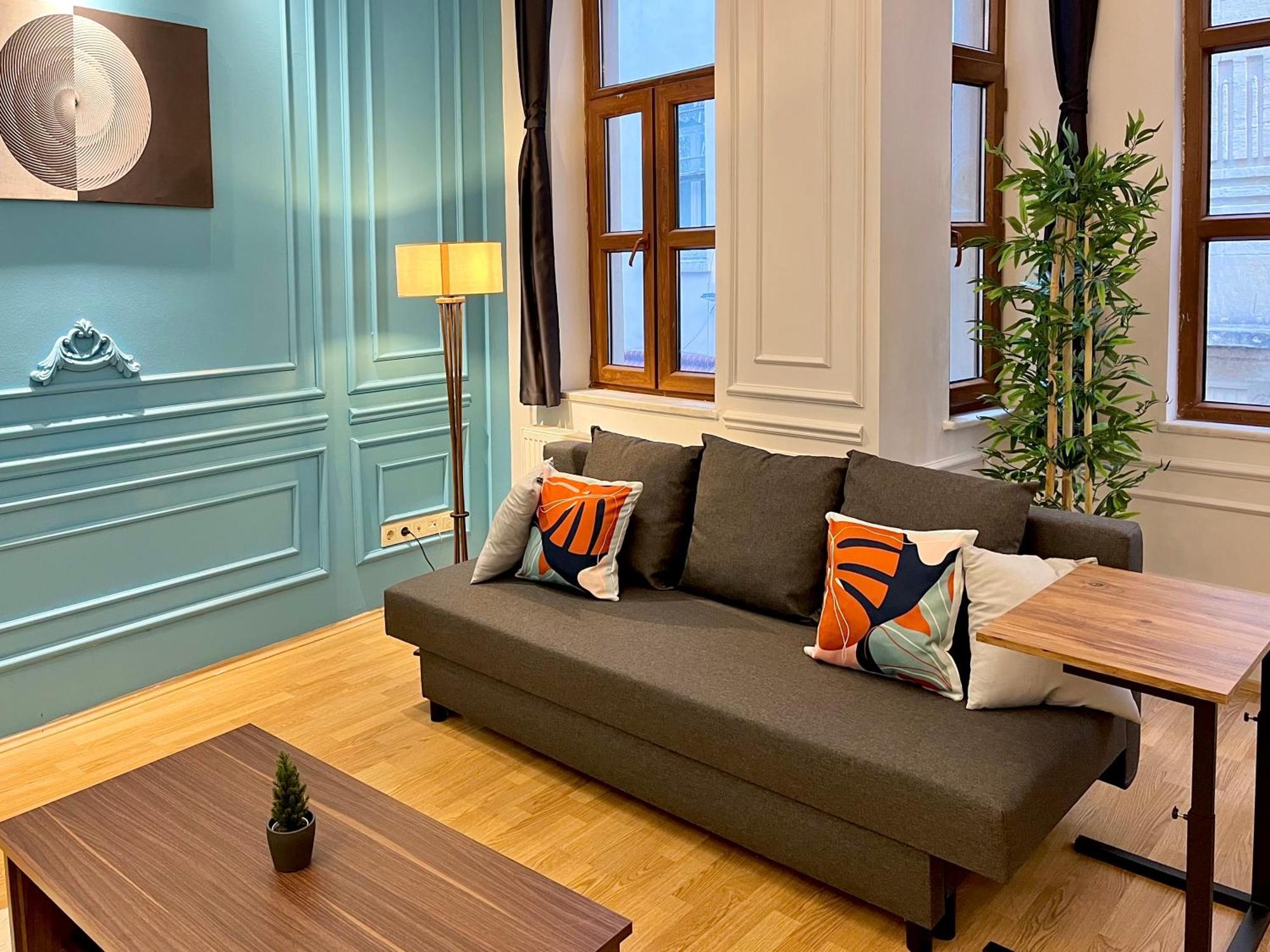 Aparthotel W/ New Furnitures Next To Istiklal Street And Taksim Square Istanbul