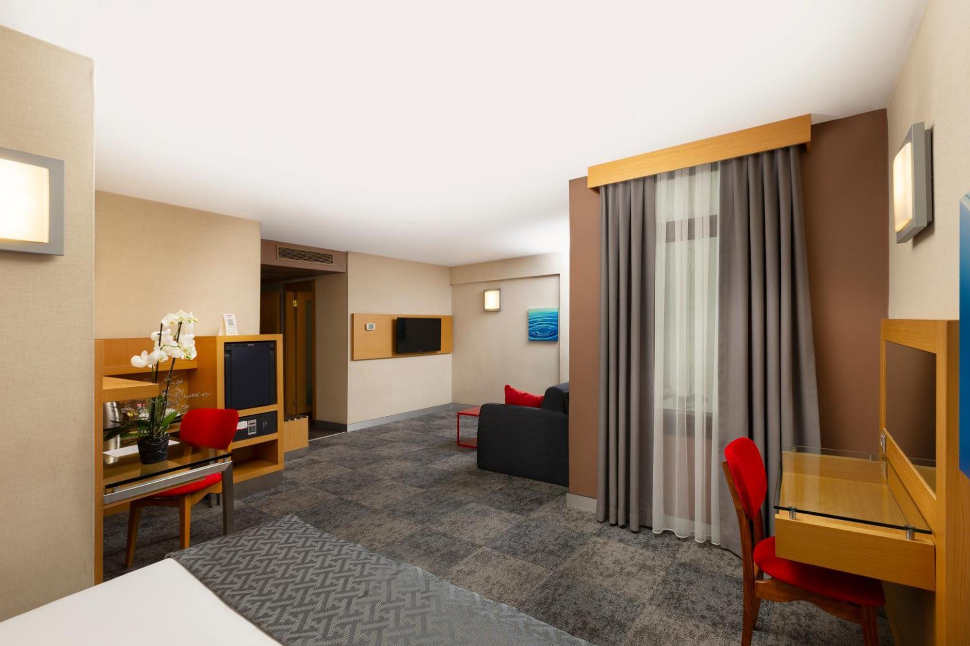 Nippon Hotel 4*