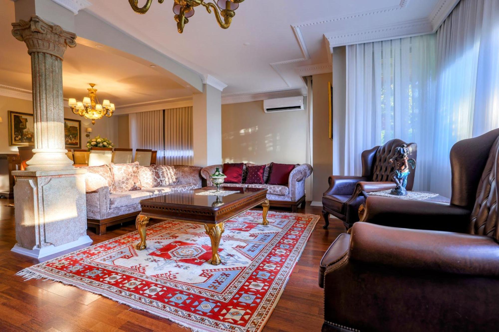 Isitmali Havuzlu Lueks Villa Istanbul