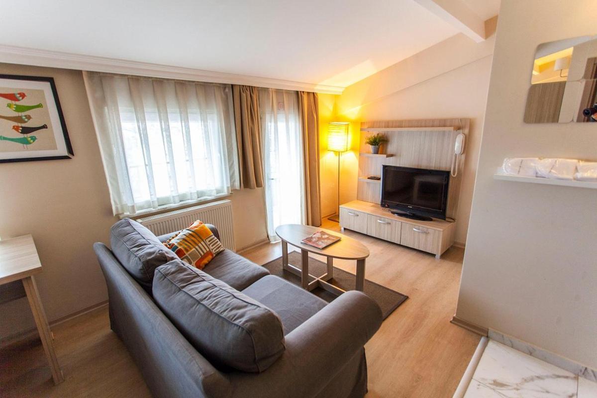 Apartment Black